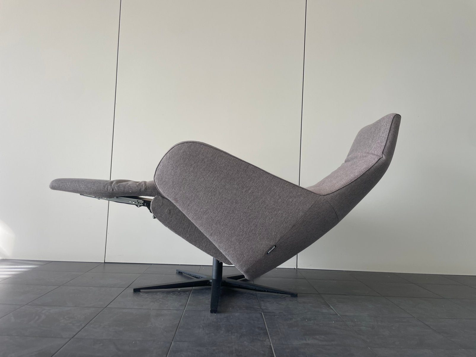 Mooie prominent relax fauteuil / relax stoel beige XL, Minder dan 75 cm, Ophalen of Verzenden, 50 tot 75 cm, A