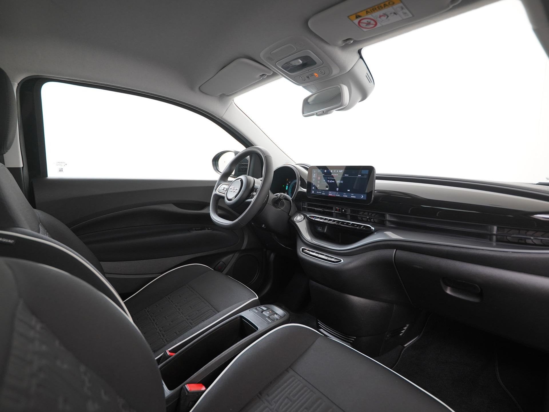 Fiat 500e Icon 42 kWh | SOH 98% | Apple Carplay | LED | 16", 12 maanden, Stof, Gebruikt, 118 pk
