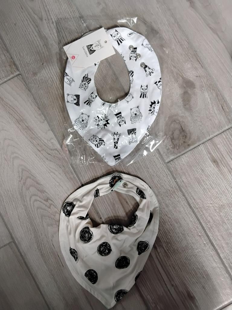 Set van 2 baby kwijlslabbetjes - nieuw, Ophalen of Verzenden, Nieuw, Jongetje of Meisje