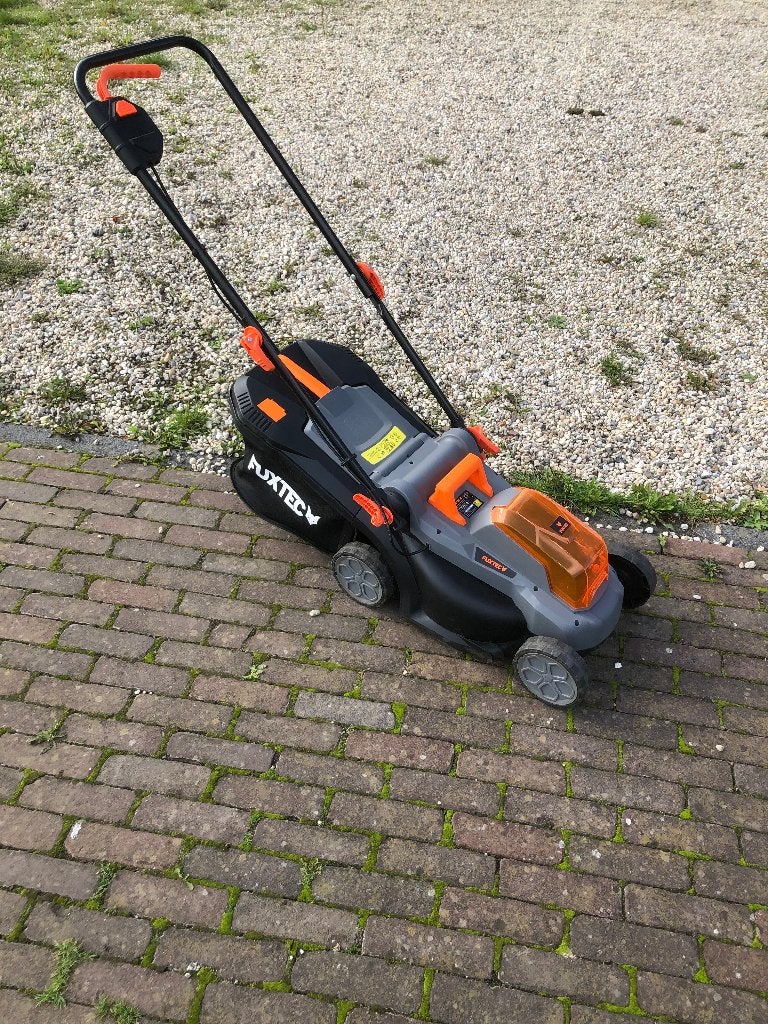 accu grasmaaier Tuxteg 33 CM met  opvangbak  accu,s oplader, Cirkelmaaier, Opvangbak, Accu-grasmaaier, Ophalen of Verzenden
