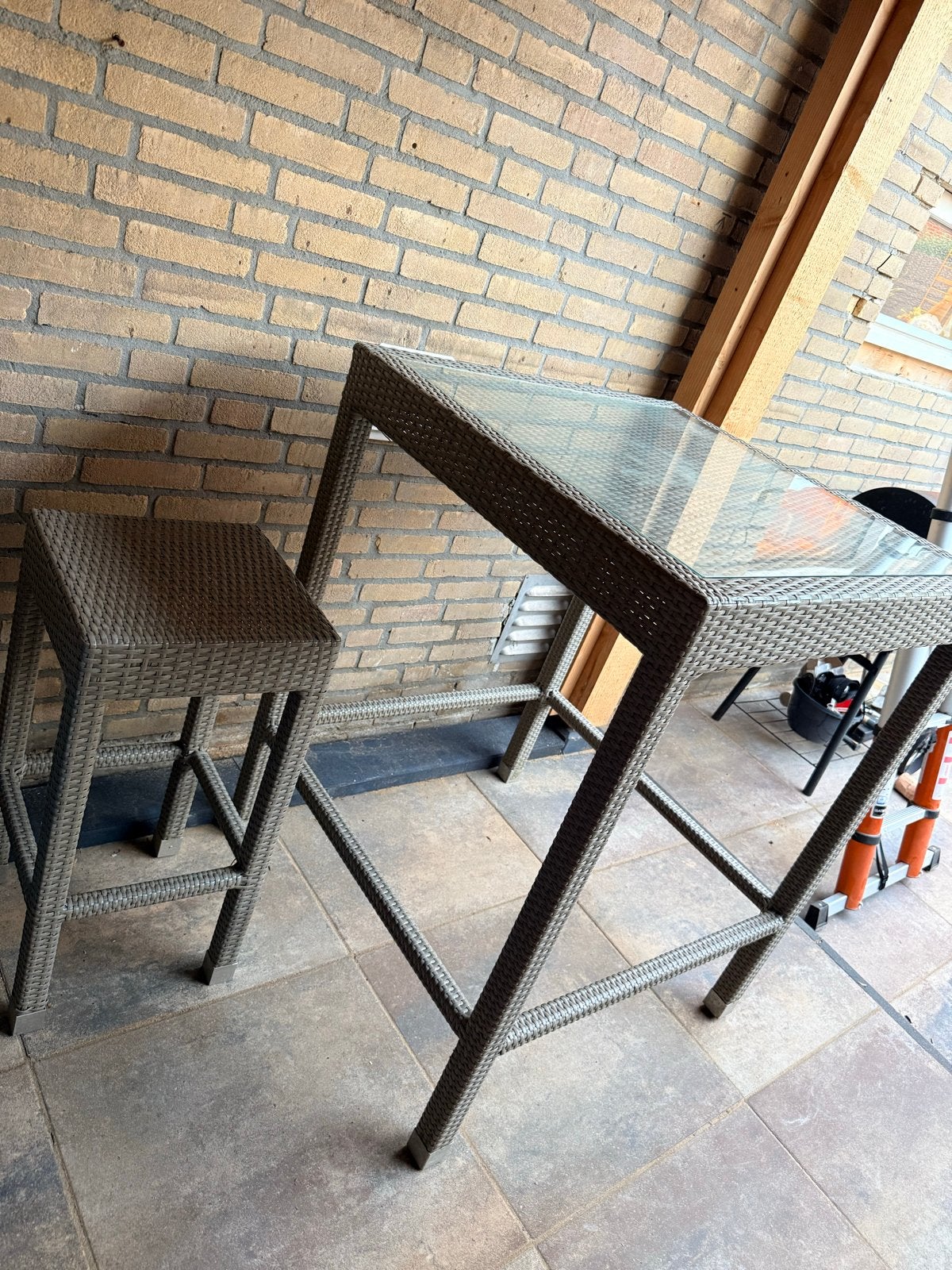 Bartafel met 4 krukken, Ophalen, Gebruikt, Rechthoekig, Wicker