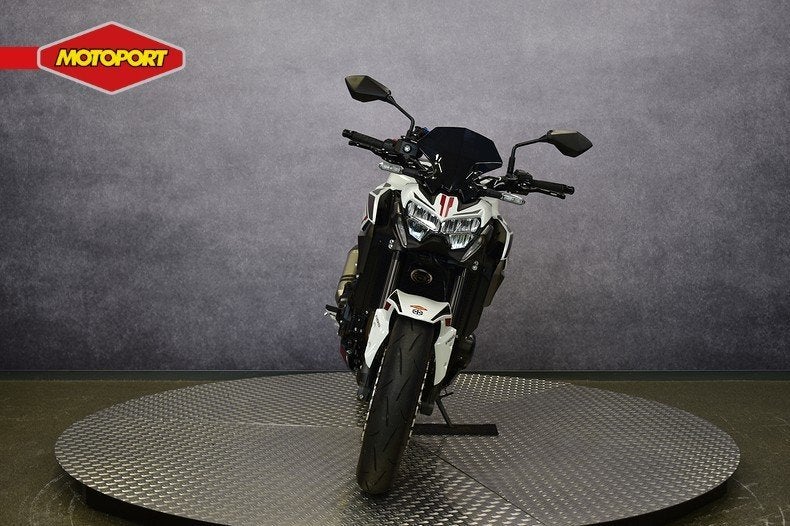 Kawasaki Z 900 PERFORMANCE (bj 2022), Motoren, Motoren | Kawasaki, Bedrijf, Info@kawasaki.nl, Jacobus Spijkerdreef 1-3
2132 PZ  Hoofddorp, NL