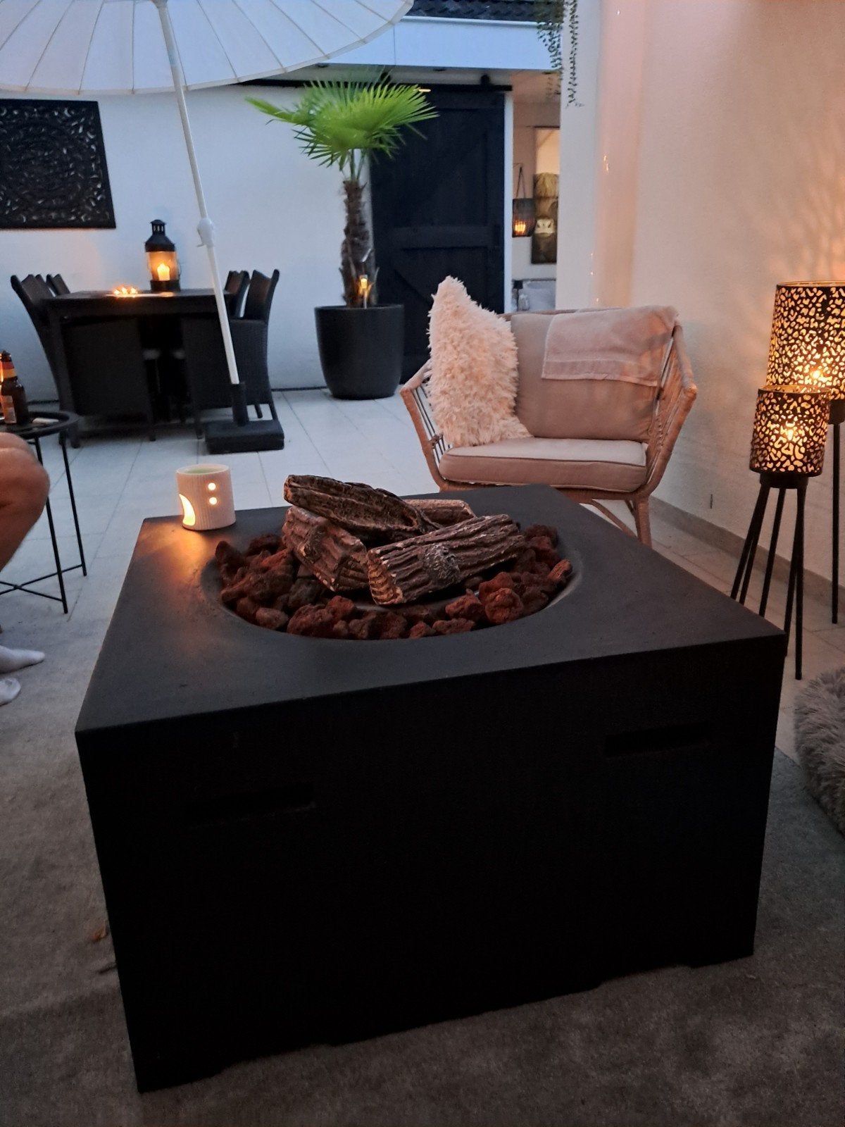 Unieke Vuurtafel op Aardgas met Glazen Ombouw, Ophalen, Zo goed als nieuw