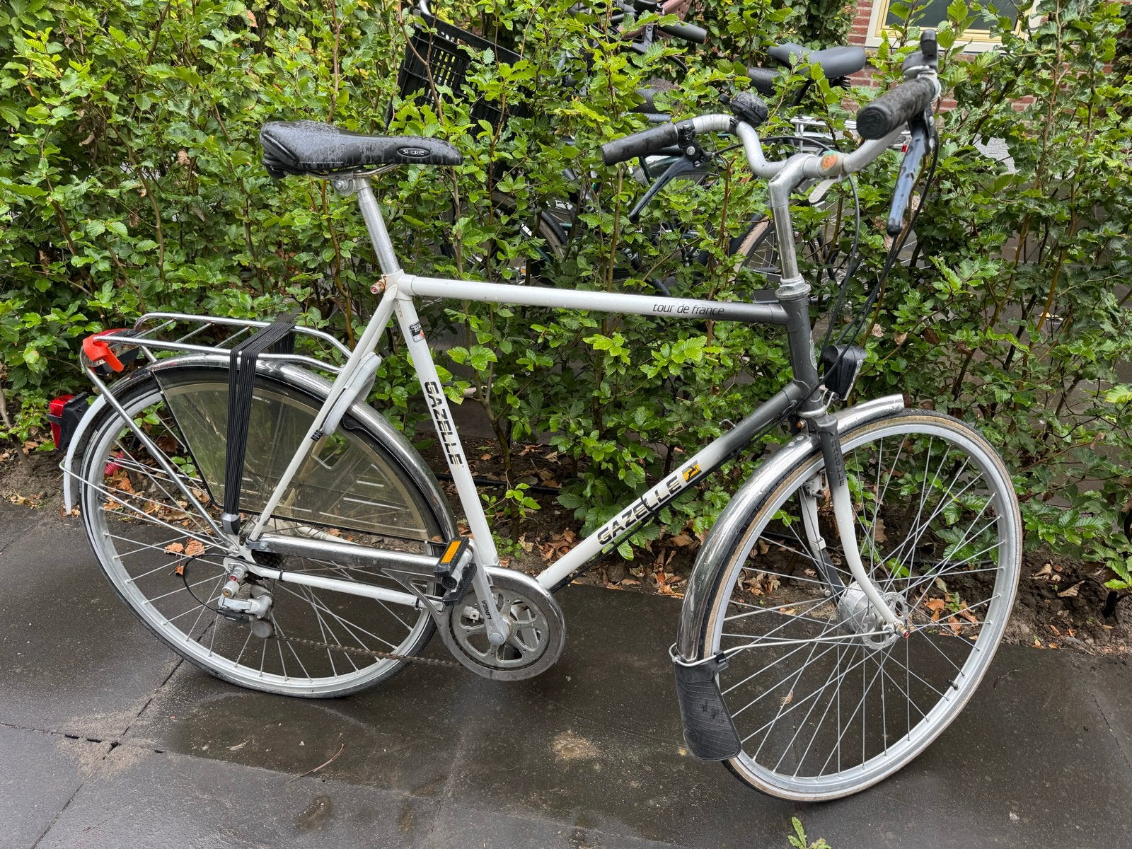 Gazelle fiets met lekke achterband, Ophalen, Gebruikt, Versnellingen, 57 tot 61 cm