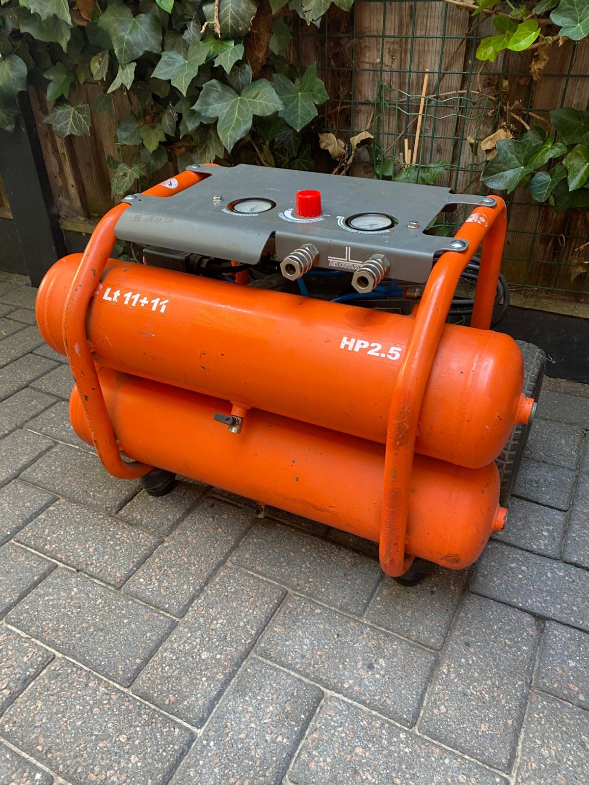 Compressor Spero verrijdbaar, Minder dan 25 liter, Ophalen, Gebruikt, 200 tot 400 liter/min