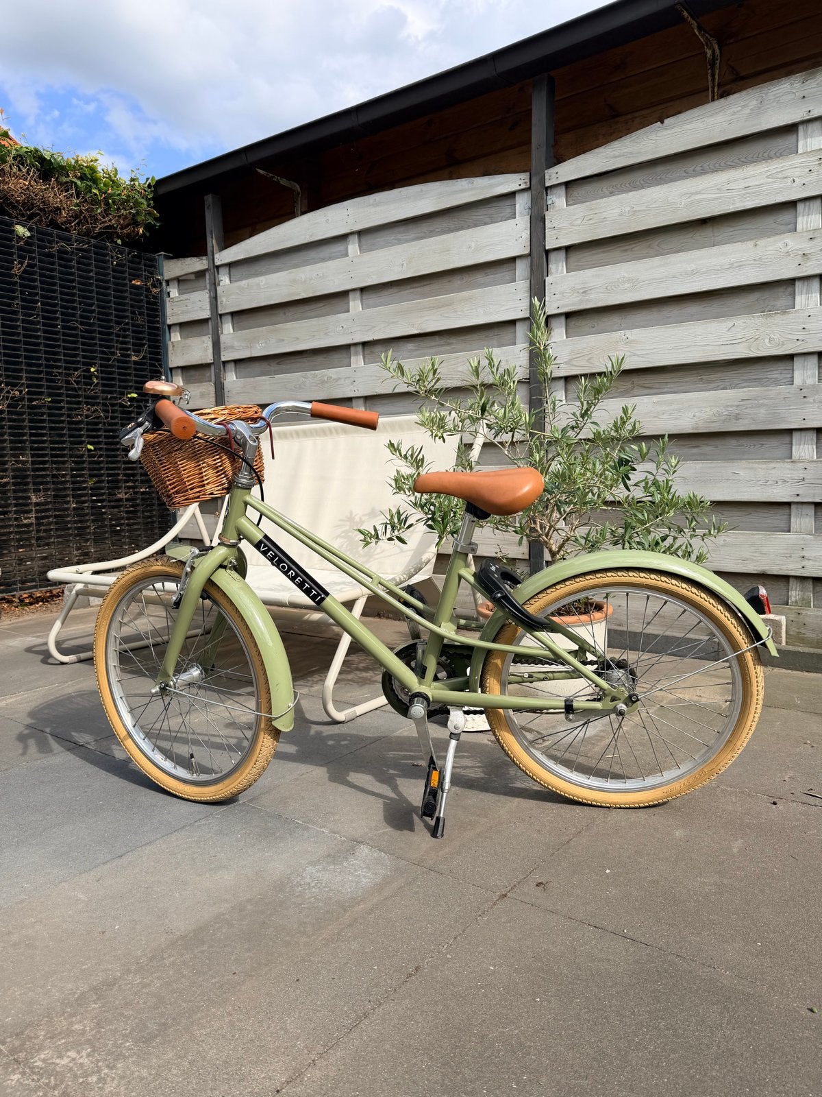 Veloretti Junior 20 inch kinderfiets kleur Desert Moss, Fietsen en Brommers, Ophalen of Verzenden, Zo goed als nieuw, Terugtraprem