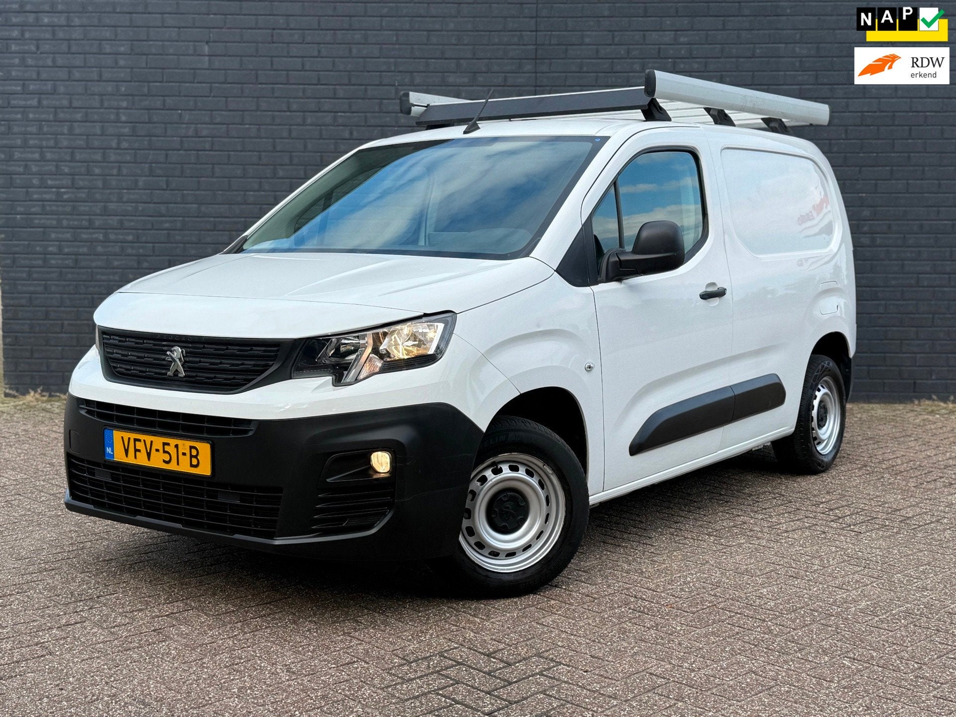 Peugeot Partner 1.5 BlueHdi Premium Bj 2020 Airco Navi Imper, Voorwielaandrijving, Dealer onderhouden, Stof, Gebruikt