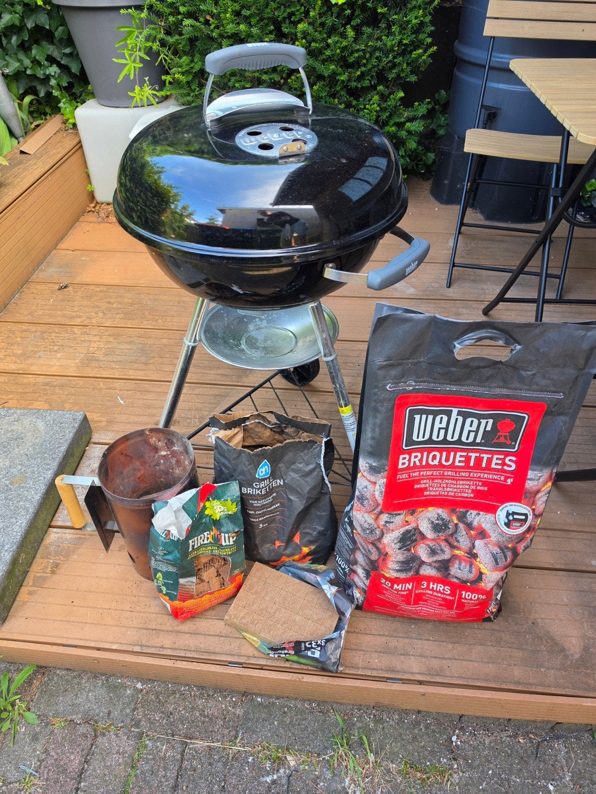 Weber kettle BBQ 47cm inclusief starter en briketten, Ophalen, Zo goed als nieuw, Weber