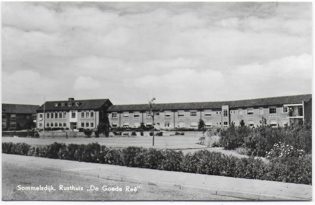 Sommelsdijk Rusthuis De goede ree Ansichtkaart ( B7019), Ophalen of Verzenden, 1940 tot 1960, Ongelopen, Zuid-Holland