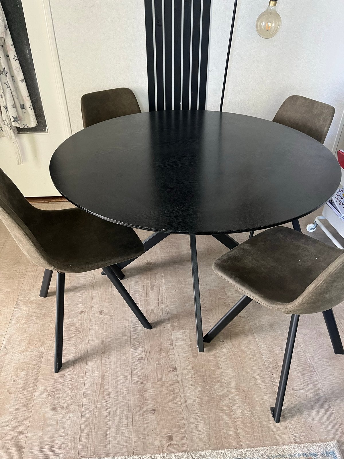 Moderne Zwarte Ronde Eettafel - 120cm diameter, Huis en Inrichting, Tafels | Eettafels, Ophalen, Gebruikt, 100 tot 150 cm, Rond