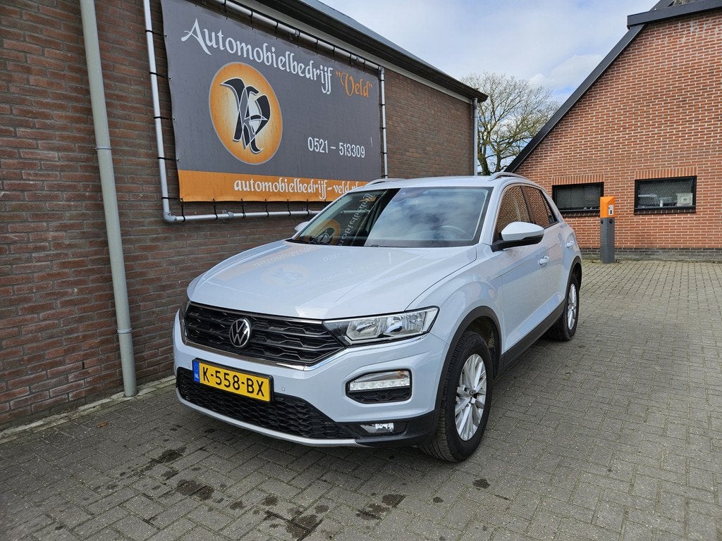 Volkswagen T-Roc 1.5 TSI Style Business (bj 2020, automaat), 1254 kg, Stof, Euro 6, 4 cilinders