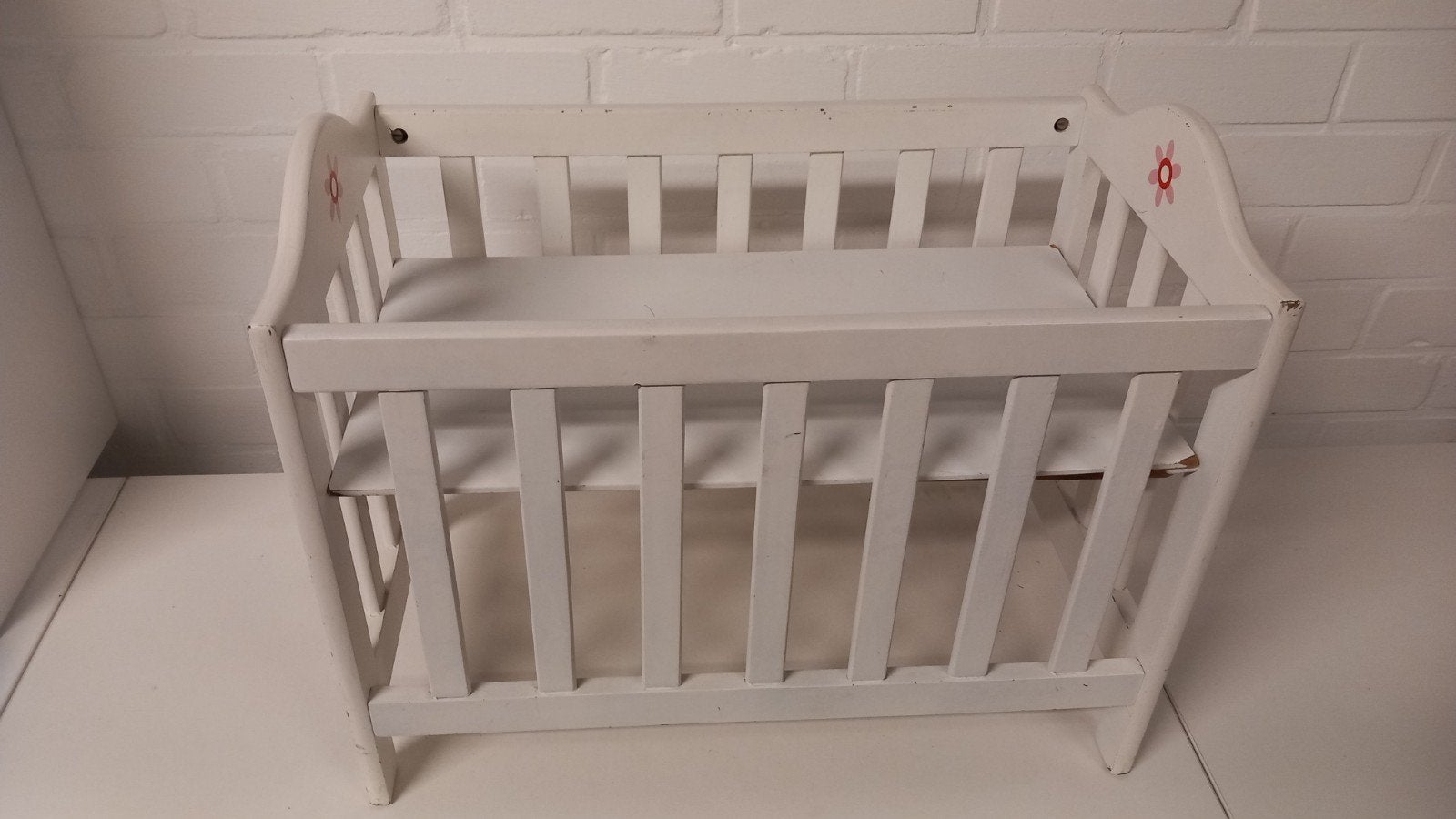 Poppen bed bodem in hoogte verstelbaar, Kinderen en Baby's, Speelgoed | Poppen, Ophalen of Verzenden, Gebruikt, Babypop