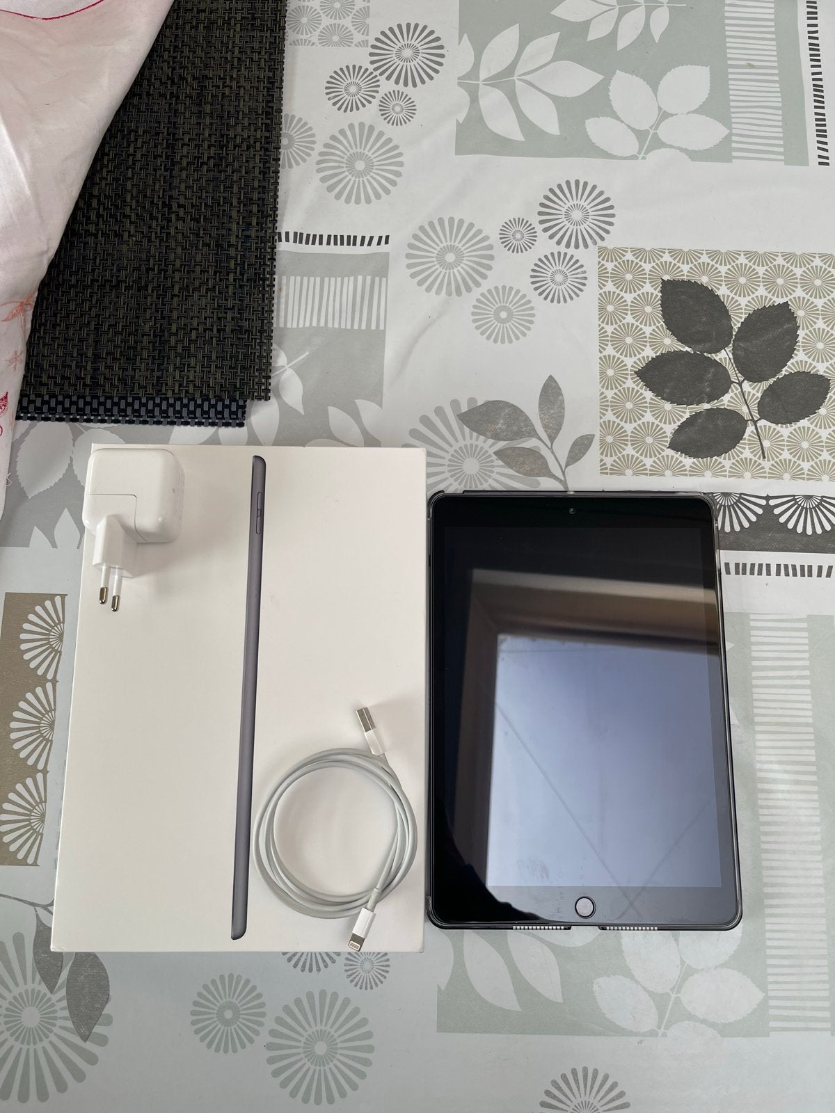 Foto 6 van Apple iPad (7e generatie) 32GB Wi-Fi - Zo goed als nieuw