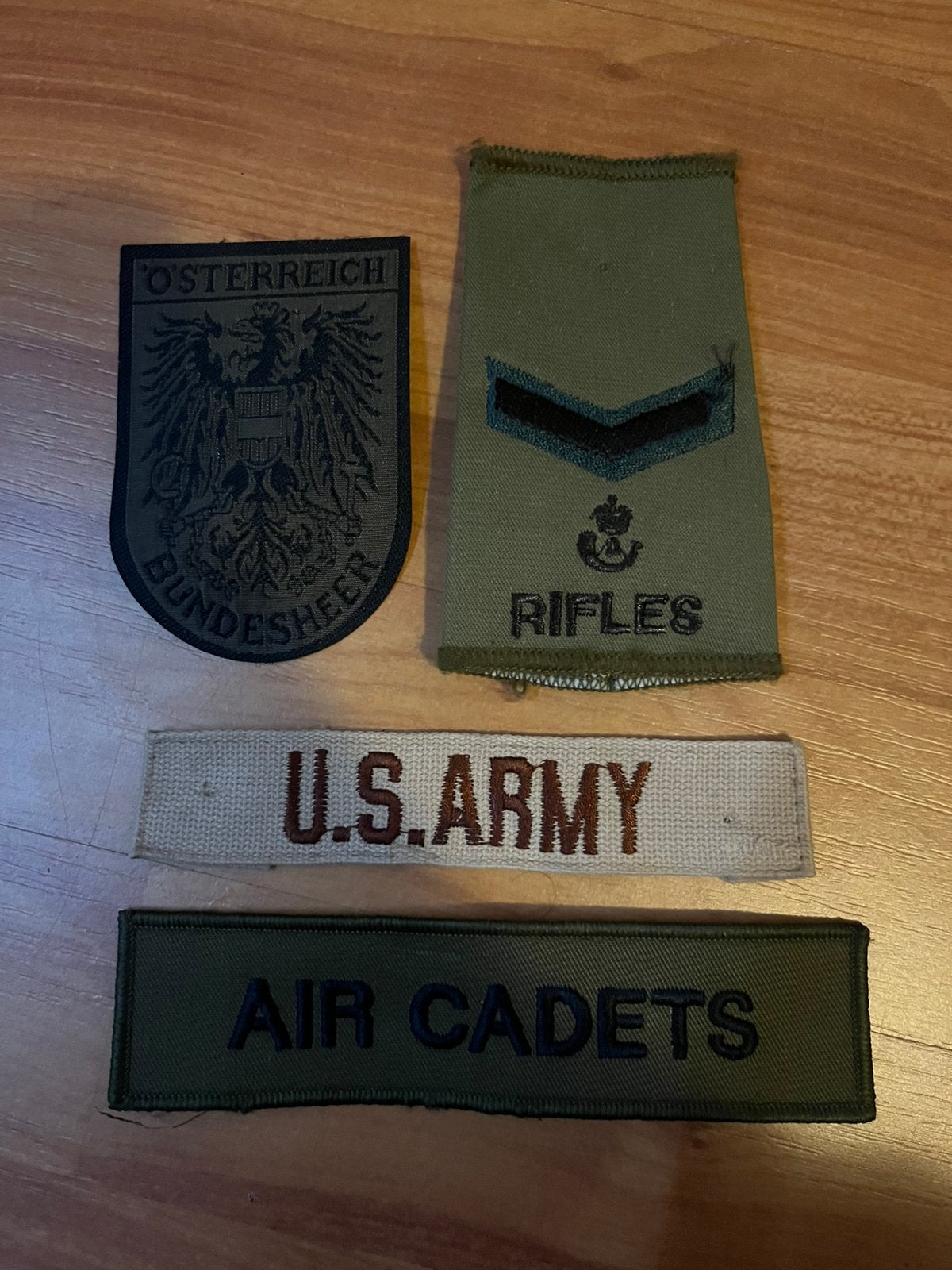 Coins embleems badges bordje, Ophalen of Verzenden, Landmacht, Nederland, Embleem of Badge
