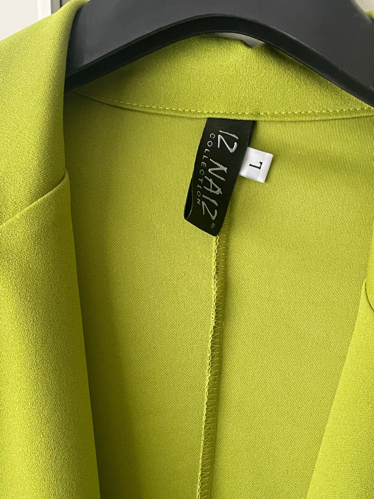 Mooi appeltje groen pak, Kleding | Dames, Maat 38/40 (M), Kostuum of Pak, Ophalen of Verzenden, Zo goed als nieuw