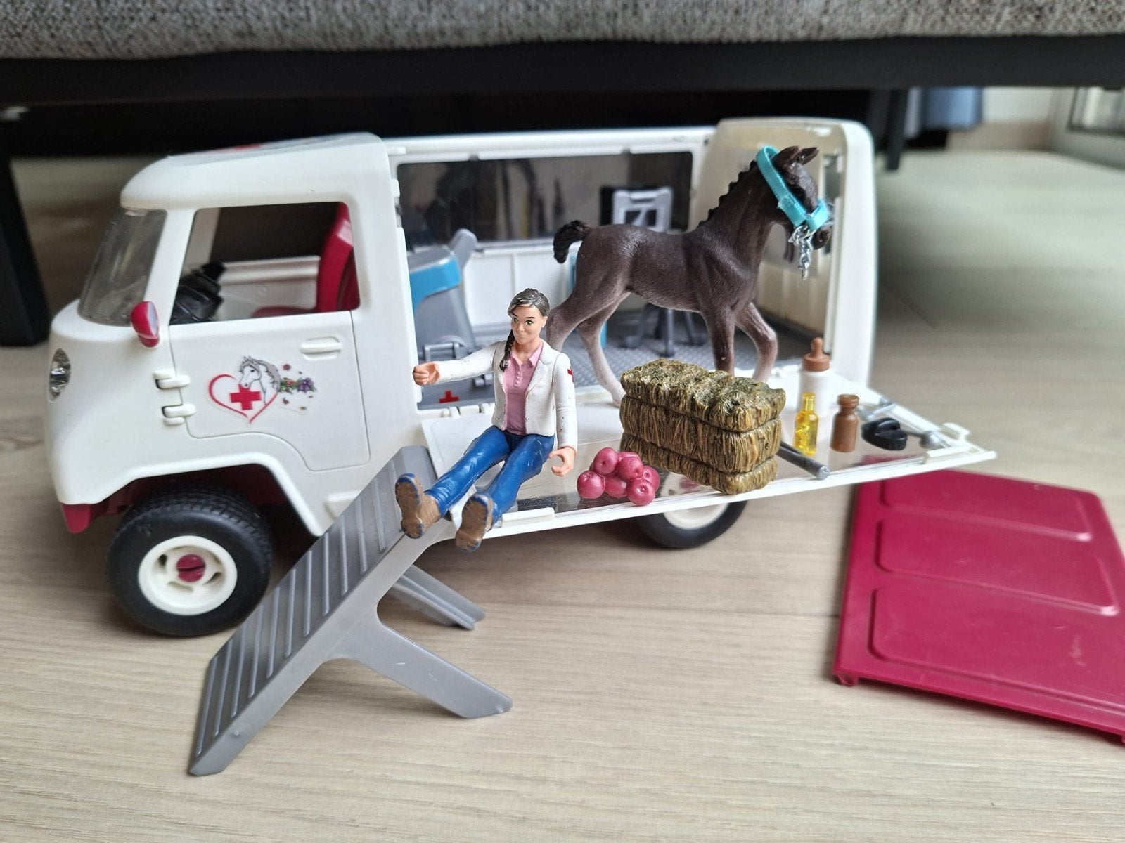 Schleich Mobiele Dierenarts met Hannover Veulen, Ophalen of Verzenden, Gebruikt