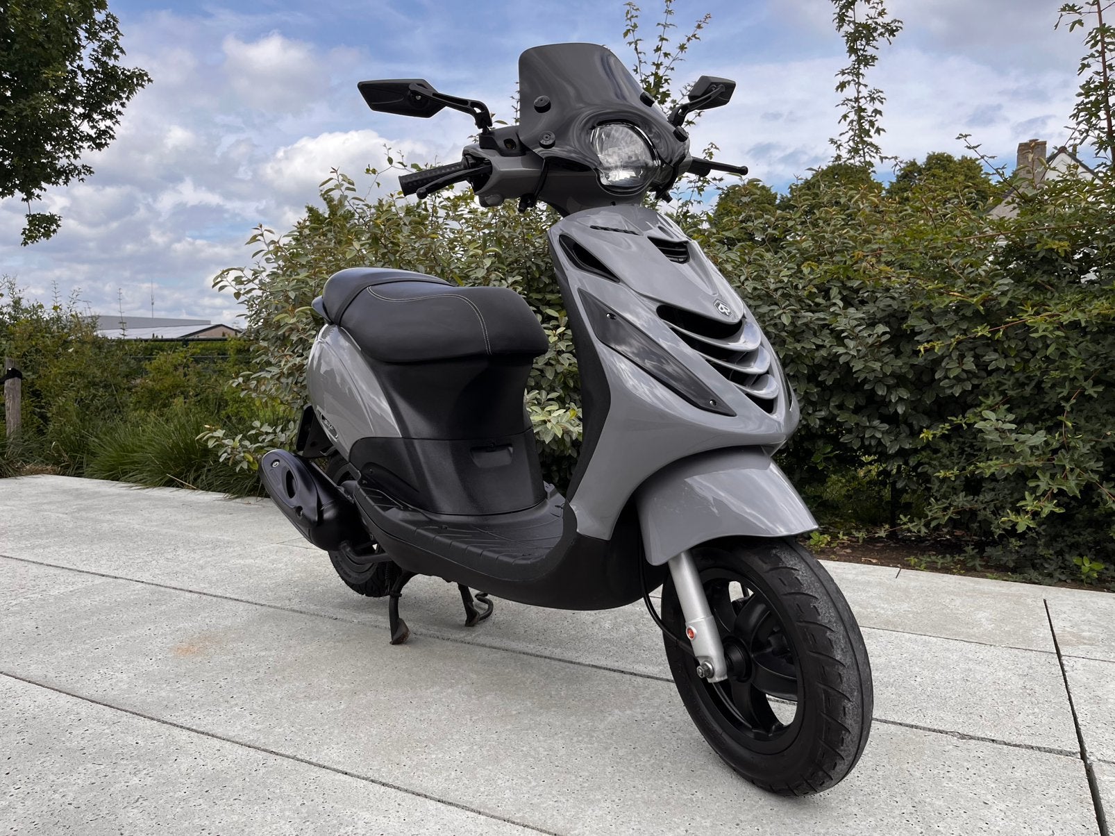 Mooie piaggio zip 4takt scooter, Fietsen en Brommers, Ophalen, Gebruikt, Maximaal 45 km/u, Zip