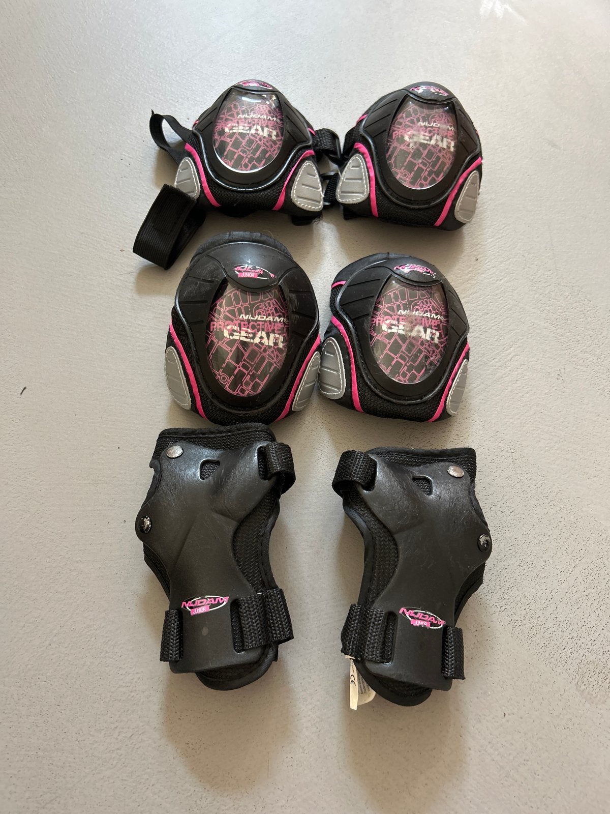 Nijdam roze  beschermset voor skates - zo goed als nieuw, Ophalen, Zo goed als nieuw, Kinderen, Bescherming