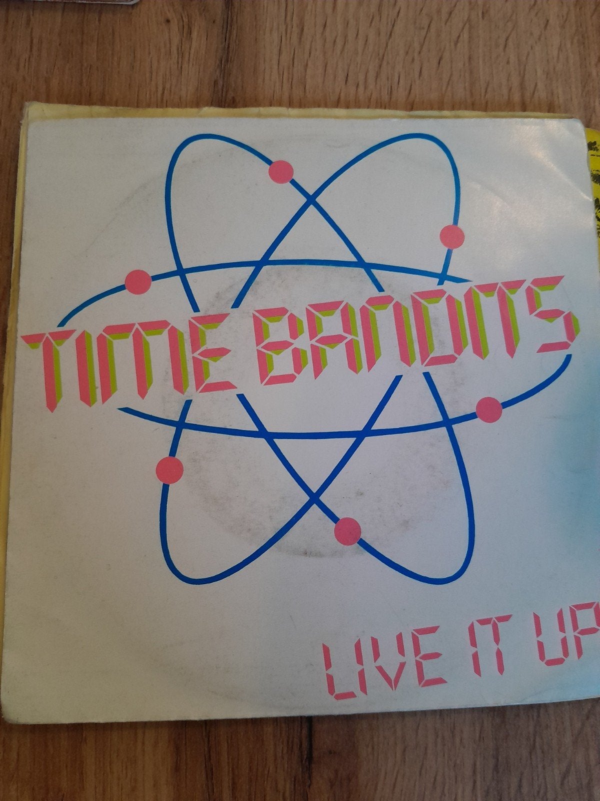 Time bandits 7inch live  it up, Ophalen of Verzenden, Zo goed als nieuw, Pop
