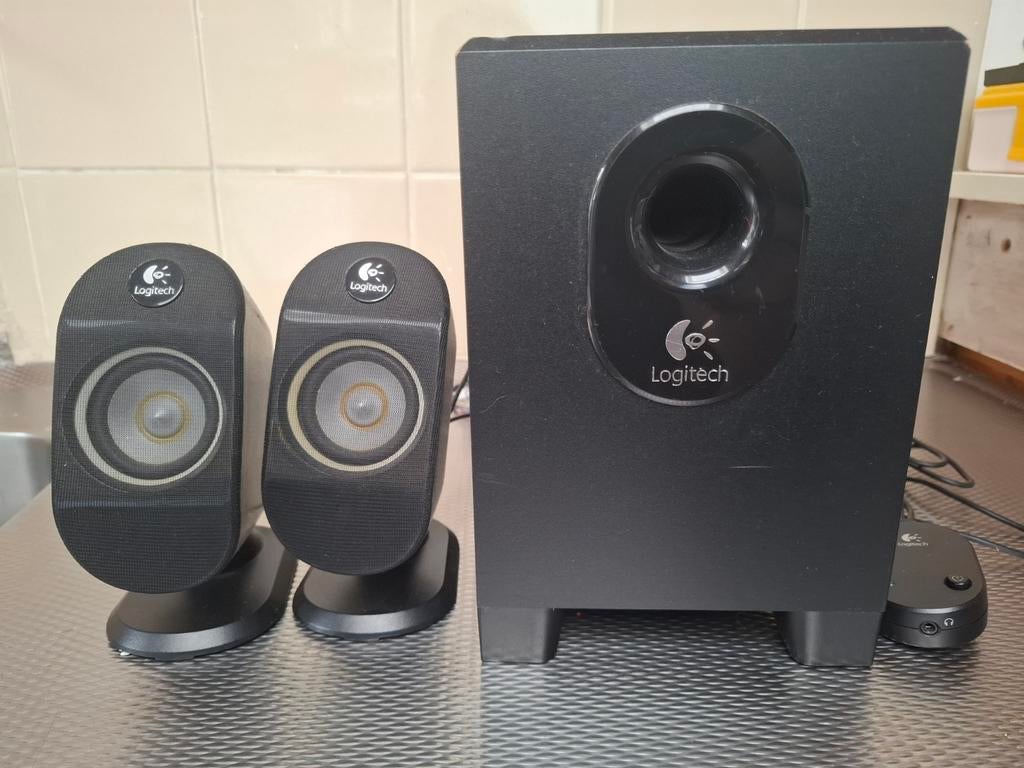 Logitech X-210 2.1 speakerset met subwoofer, Ophalen of Verzenden, Gebruikt, Minder dan 60 watt, Overige merken