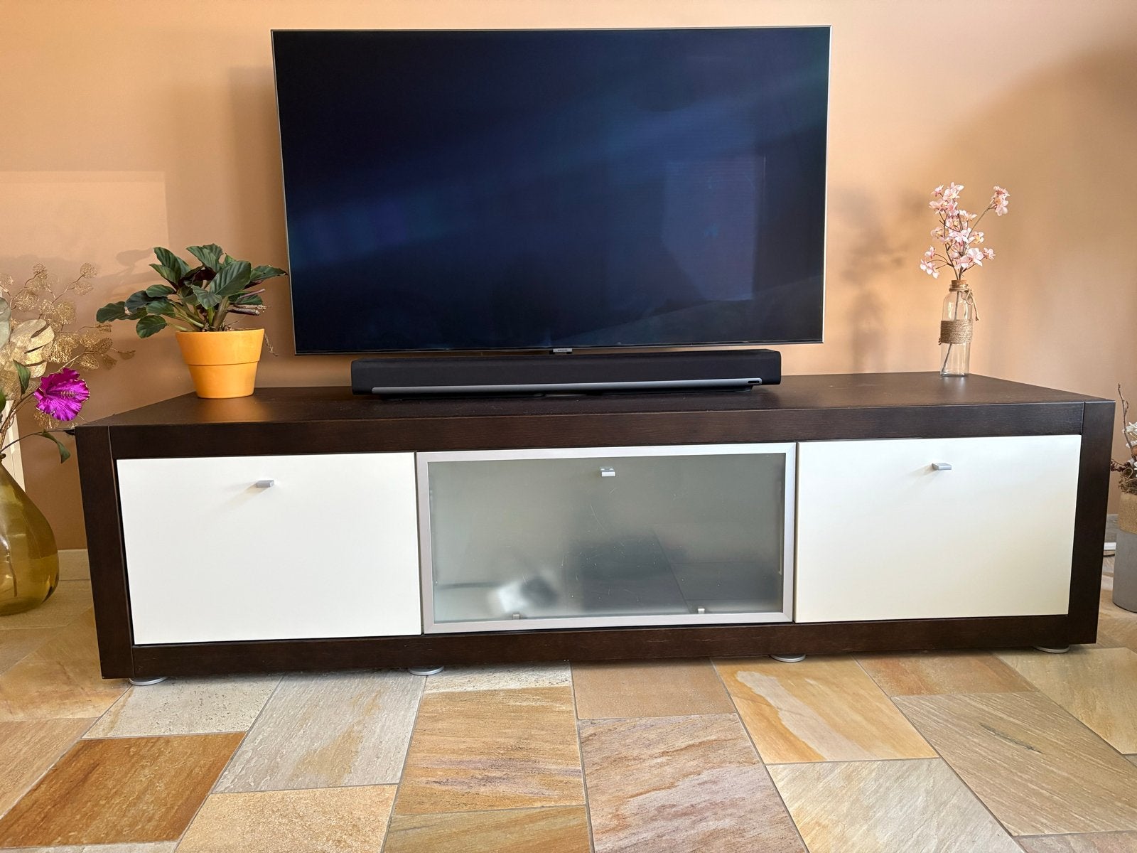Hulsta TV-meubel donkerbruin/roomwit met opbergruimte, Gebruikt, 150 tot 200 cm, Ophalen of Verzenden, Minder dan 100 cm