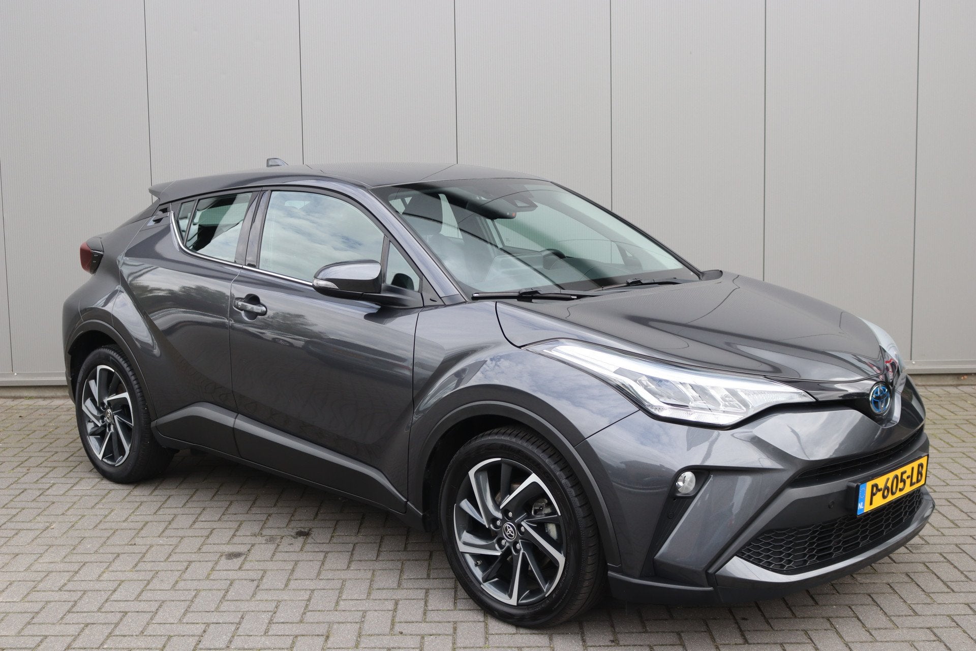 Toyota C-HR 1.8 Hybrid Automaat Dynamic Carplay-android/Came, 12 maanden, Stof, Euro 6, 4 cilinders