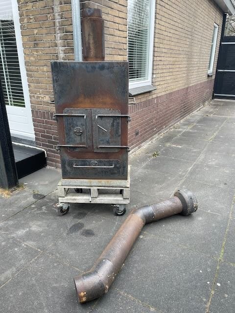 Buitenkachel/ tuinhaard met pijp, Ophalen, Gebruikt