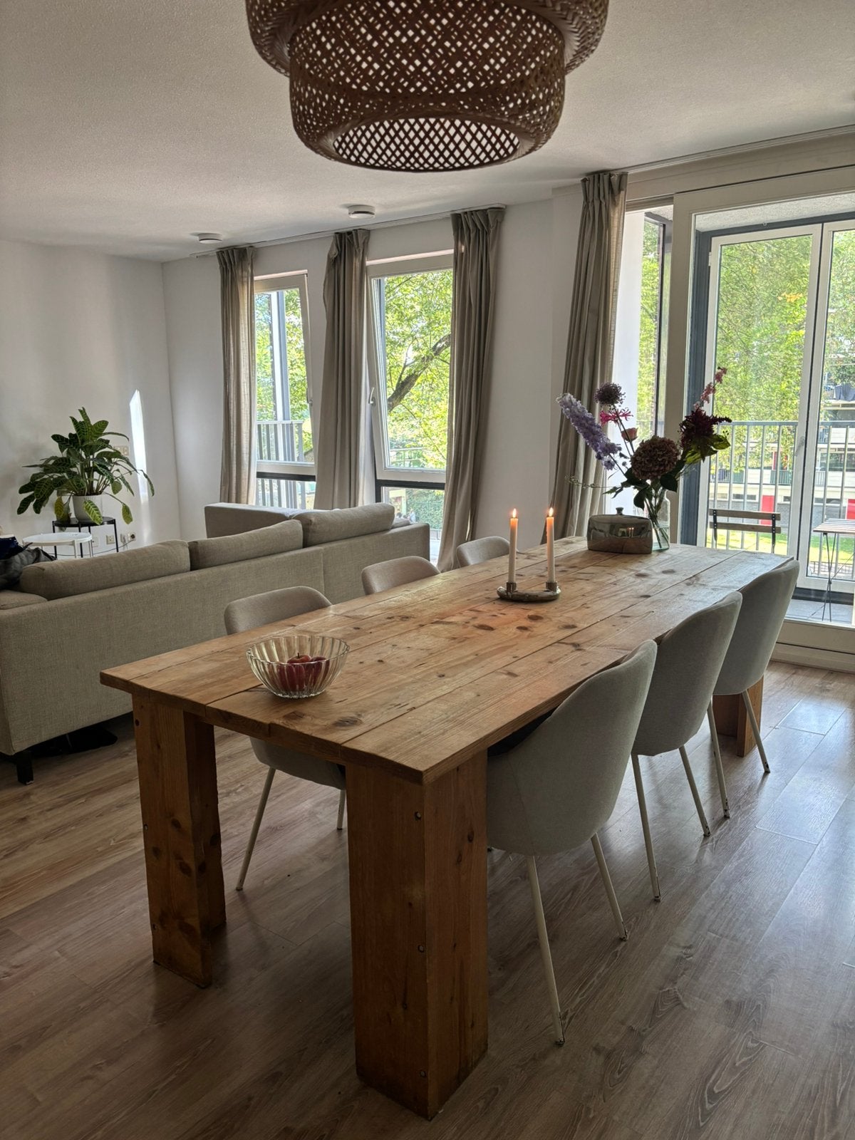 Volledige eethoek - houten tafel met 6 eetstoelen, Huis en Inrichting, Ophalen of Verzenden, Gebruikt, Industrieël, 4 tot 6 stoelen