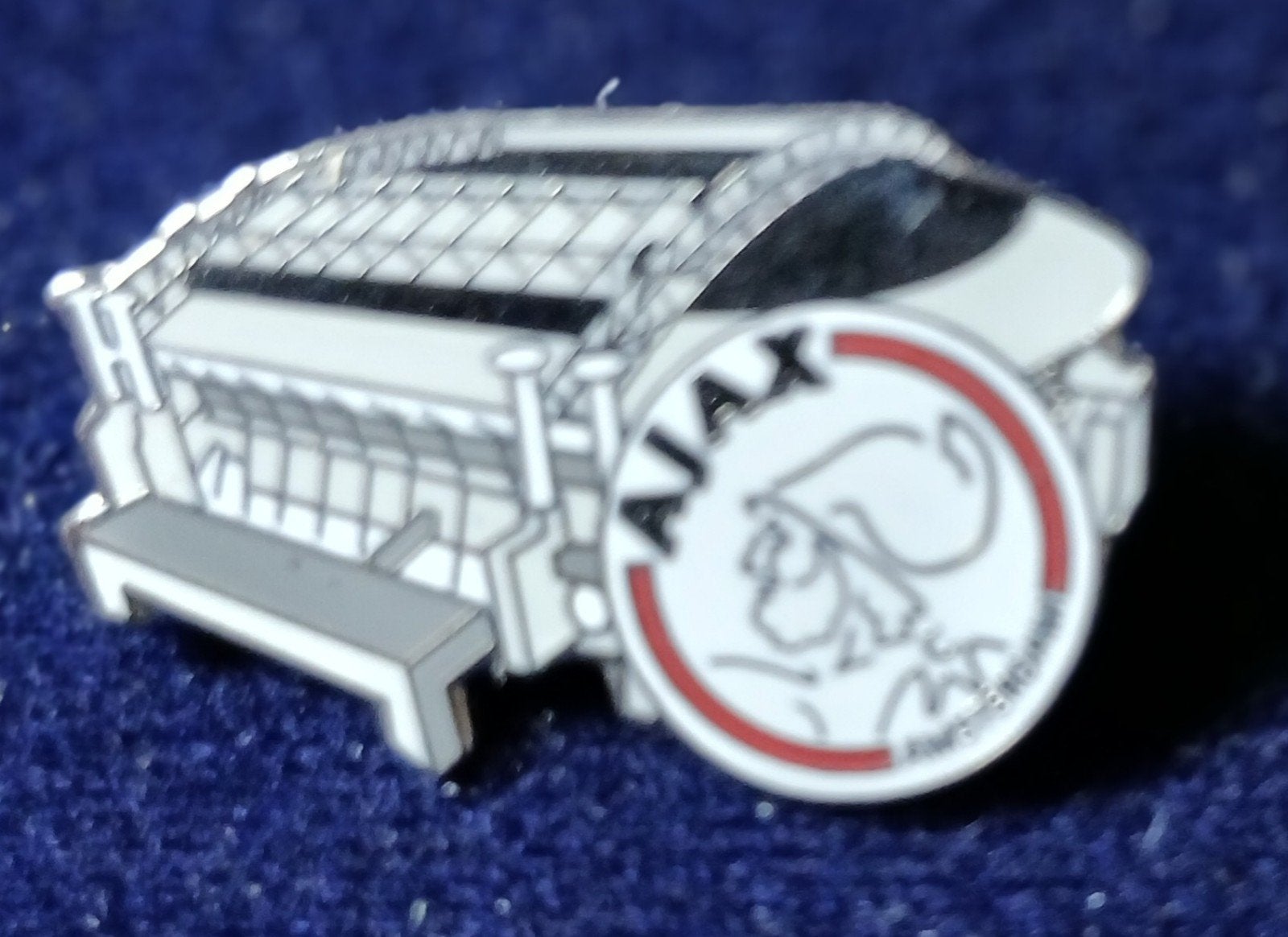 Ajax Stadion Speldje - Voetbalclub Pin, Verzamelen, Ophalen of Verzenden, Zo goed als nieuw, Sport, Speldje of Pin