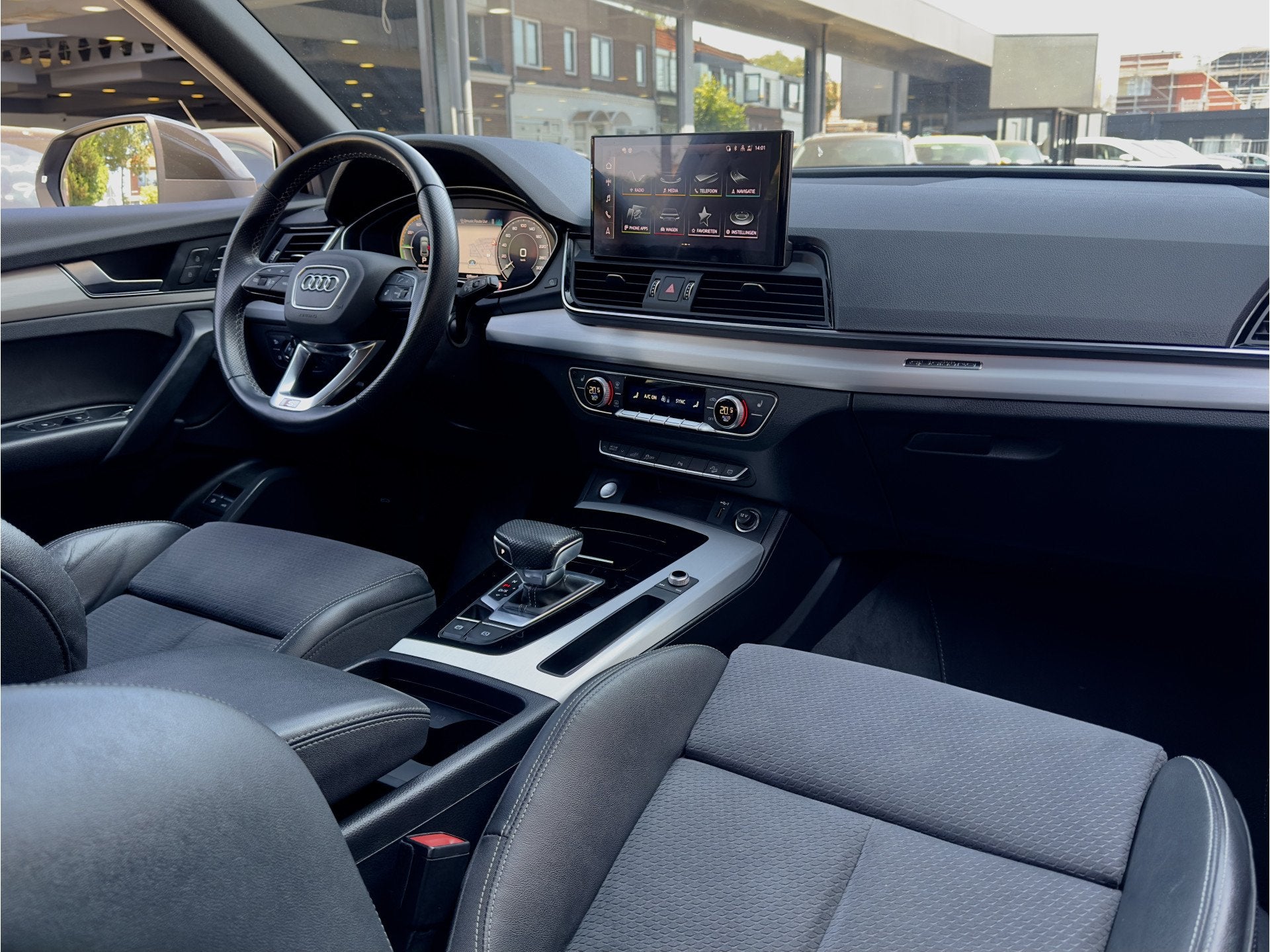 Audi Q5 55 TFSI e AUT7 S-LINE EDITION PANODAK LEDER NAVI CAM, Auto's, Automaat, Dealer onderhouden, 136 pk, Gebruikt