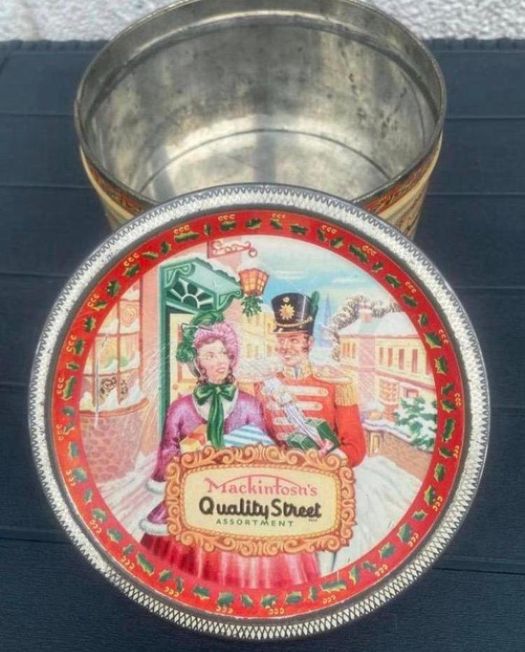 Blik Mackintosh’s Quality Street Assortment. D.13 cm H.8 cm, Ophalen of Verzenden, Gebruikt, Overige, Overige merken