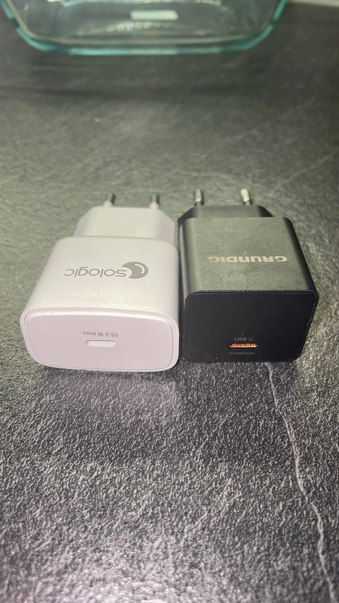 2x USB-C Snellader – Sologic & Grundig – Opladers, Computers en Software, Pocketprinters, Ophalen, Zo goed als nieuw