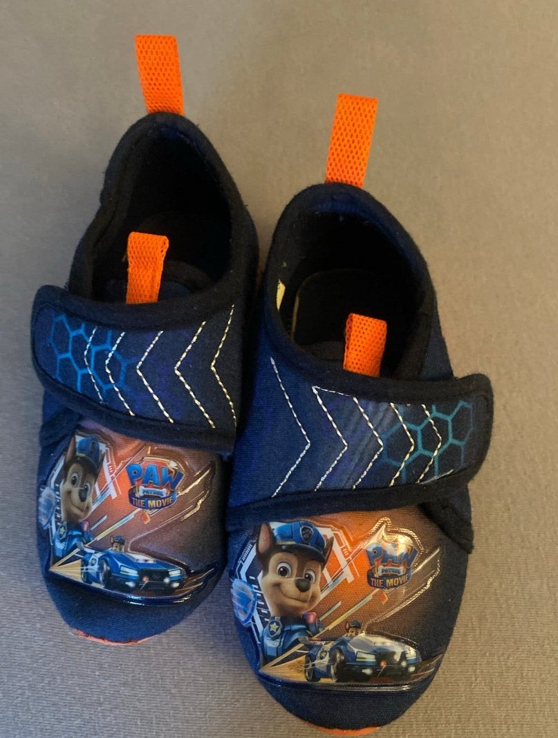 Paw Patrol Chase pantoffels - Zo goed als nieuw, Overige typen, Ophalen of Verzenden, Zo goed als nieuw, Jongen