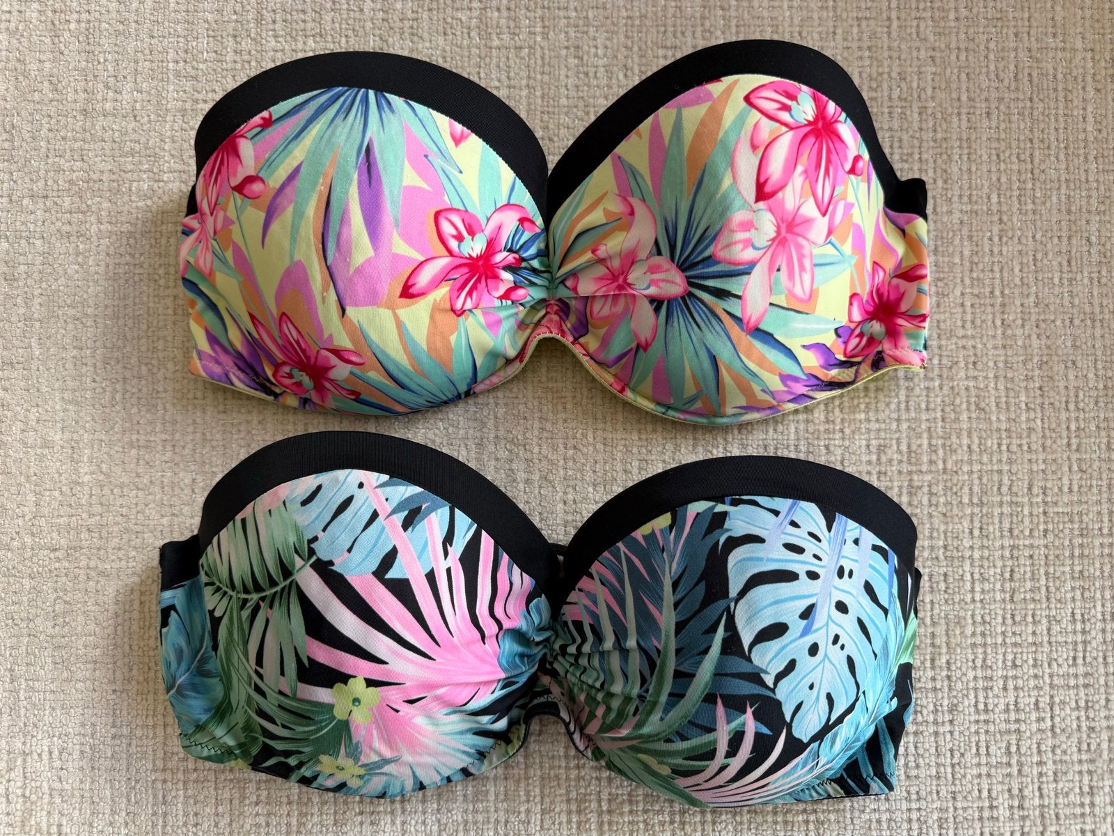 2 vrolijke strapless bikini tops - Maat 85D, Kleding | Dames, Badmode en Zwemkleding, Verzenden, Gedragen, Overige kleuren, Bikini