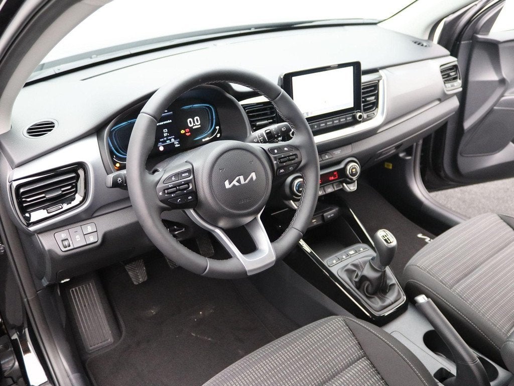 Kia Stonic 1.0 T-GDi MHEV DynamicPlusLine | Stoelverwarming, Voorwielaandrijving, Zwart, Handgeschakeld, 3 cilinders