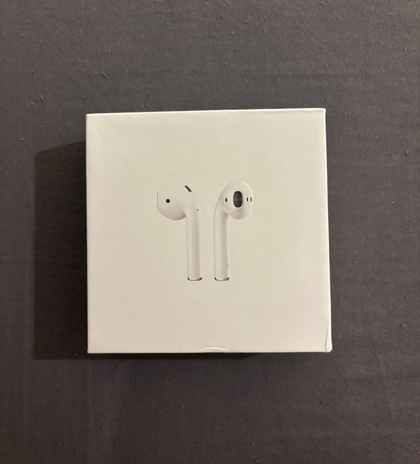 2nd generation Airpods with Wireless charging case, Microfoon, Nieuw, Ophalen of Verzenden, Apple