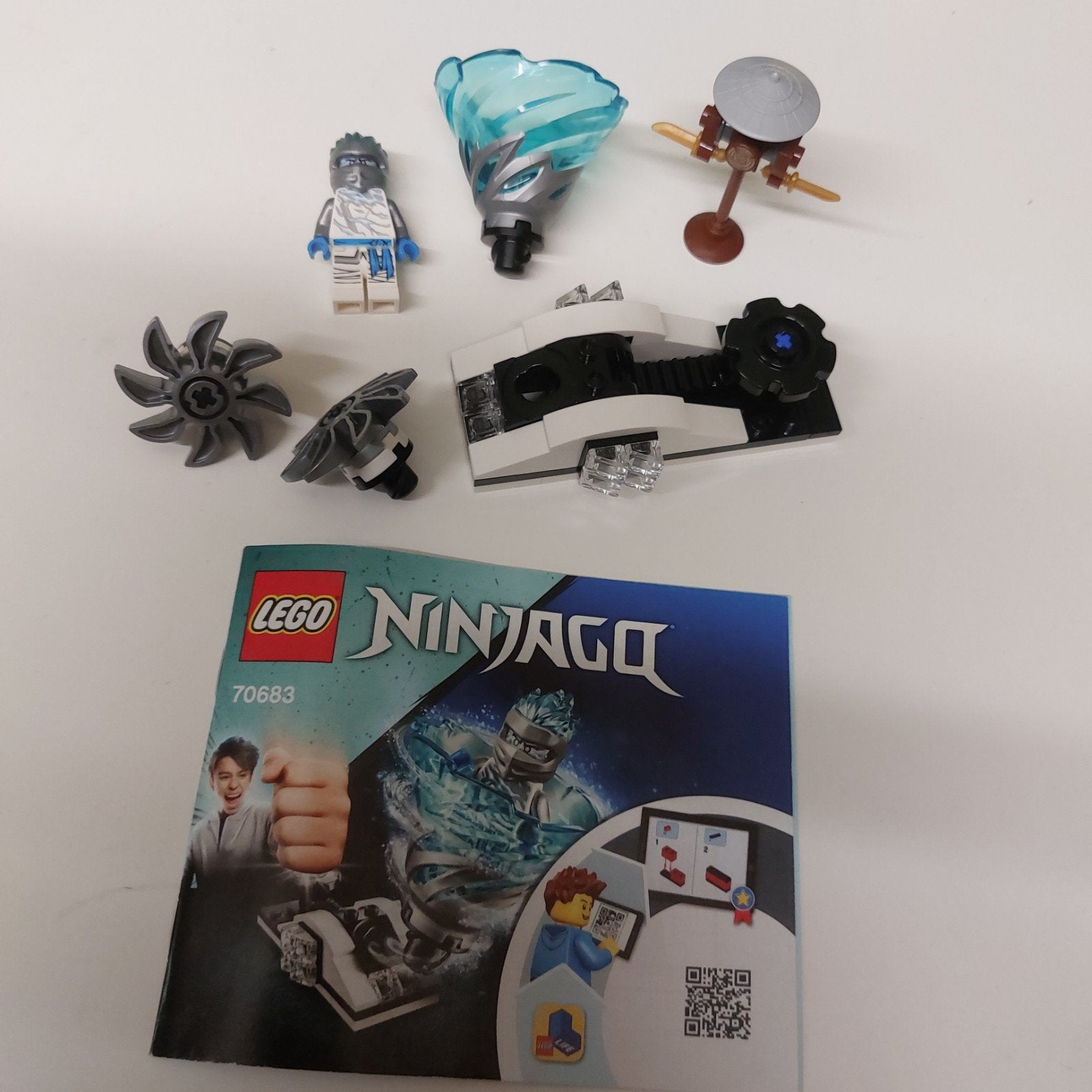 LEGO Ninjago Spinjitzu Zane 70683 met minifiguur, Ophalen of Verzenden, Zo goed als nieuw