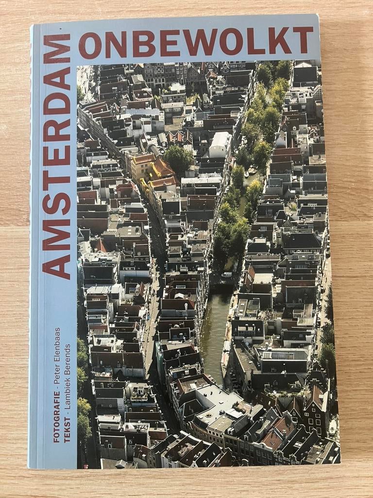 AMSTERDAM ONBEWOLKT, Boeken, Ophalen of Verzenden, Zo goed als nieuw, Overige onderwerpen