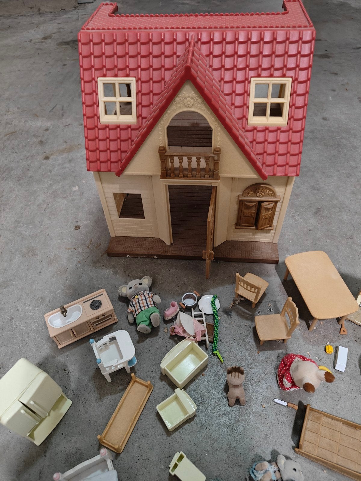 Sylvanian Families Huis met Meubels en Figuren, Kinderen en Baby's, Ophalen of Verzenden, Zo goed als nieuw, Jongen of Meisje