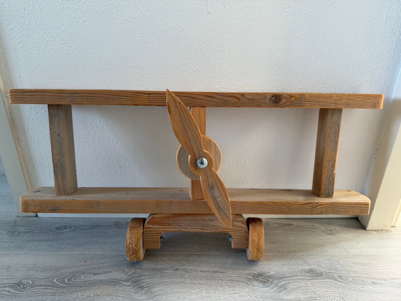 Houten wandplank vliegtuig, Ophalen, 50 tot 100 cm, Zo goed als nieuw, Minder dan 25 cm