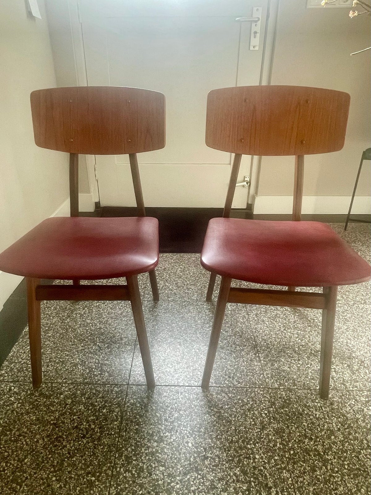 Jaren 60 eetkamerstoelen en salontafel, Ophalen