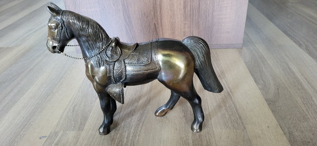 Decoratief paardenbeeld met zadel – bronskleurig – 27 cm, Antiek en Kunst, Ophalen of Verzenden