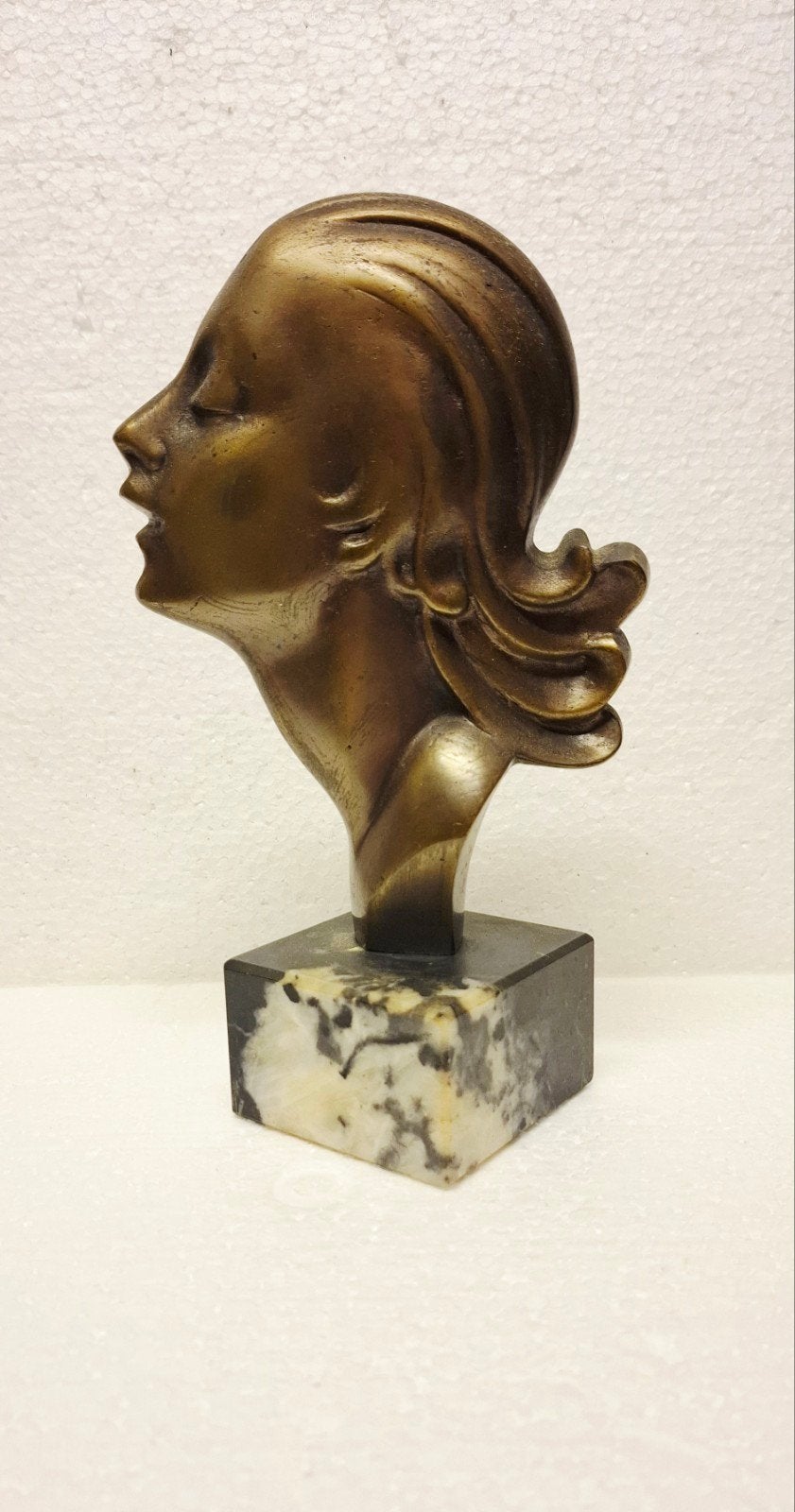 Bronzen buste van een vrouw op marmeren sokkel, Minder dan 20 cm, Buste, Ophalen of Verzenden, Brons