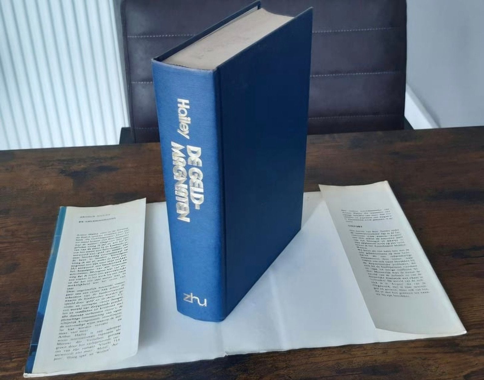 DE GELDMAGNATEN - Arthur Hailey (1975), Boeken, Romans, Ophalen of Verzenden