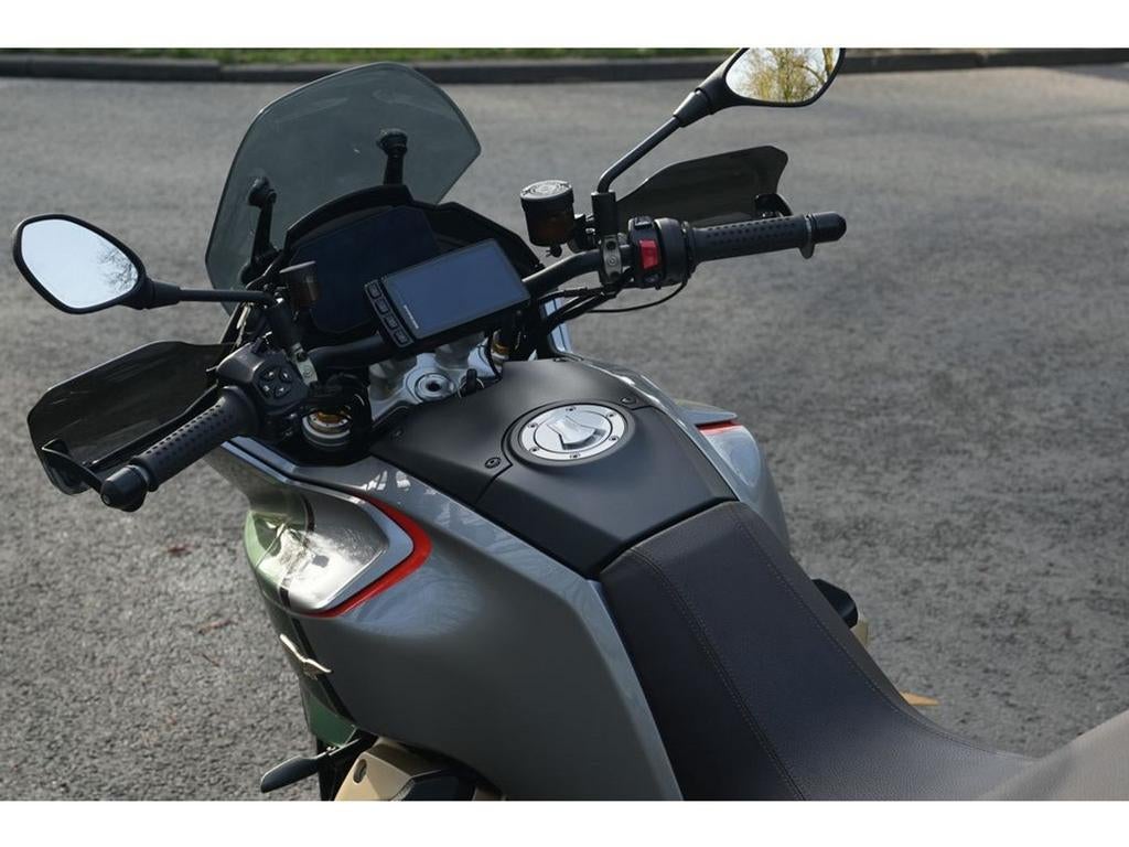 Moto Guzzi V100 Mandello S | Topkoffer | Navi (bj 2023) 25,3, 2 cilinders, Motorrijbewijs A, Bedrijf, Onbekend