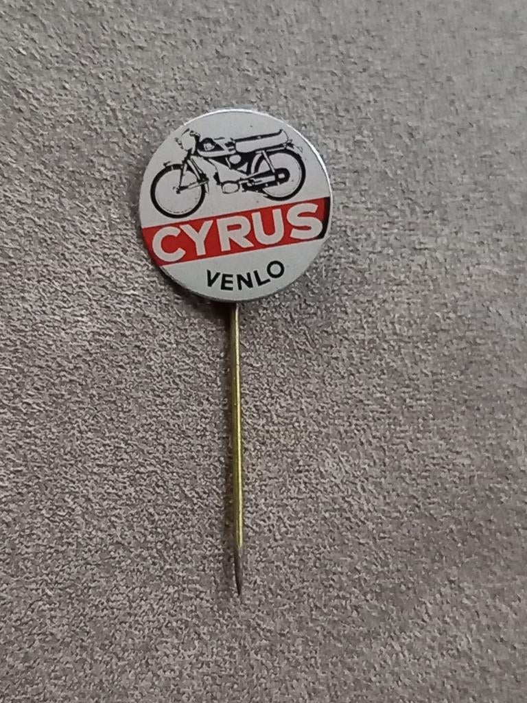 Speldje Cyrus Venlo, Ophalen of Verzenden, Gebruikt