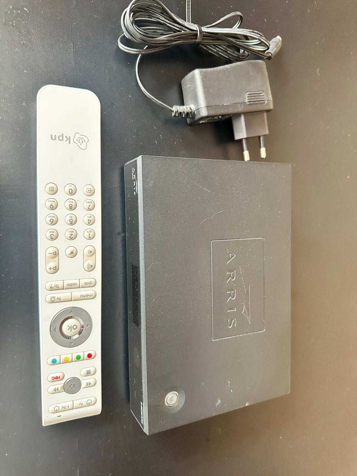 KPN Arris VIP2952 tv ontvanger + afstandsbediening + adapter, Ophalen, Gebruikt, Decoder