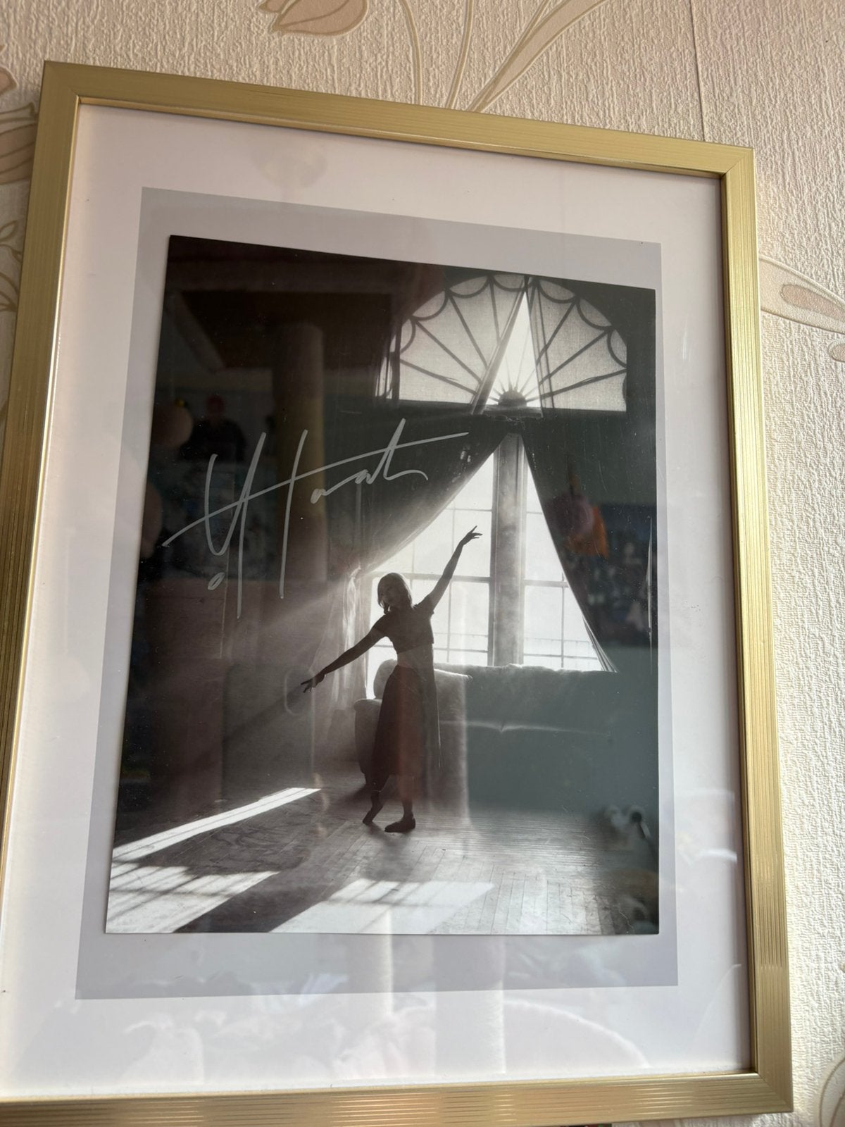 Hannah bahng signed poster met lijst, Ophalen of Verzenden, A1 t/m A3, Met lijst