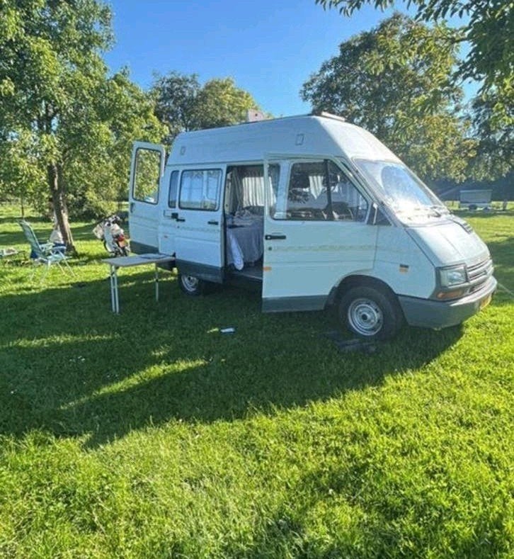 Nette  Renault Trafic Camper of foodtruck met Zonnepaneel, Caravans en Kamperen, Overige merken, Buscamper of Camperbus, Handgeschakeld
