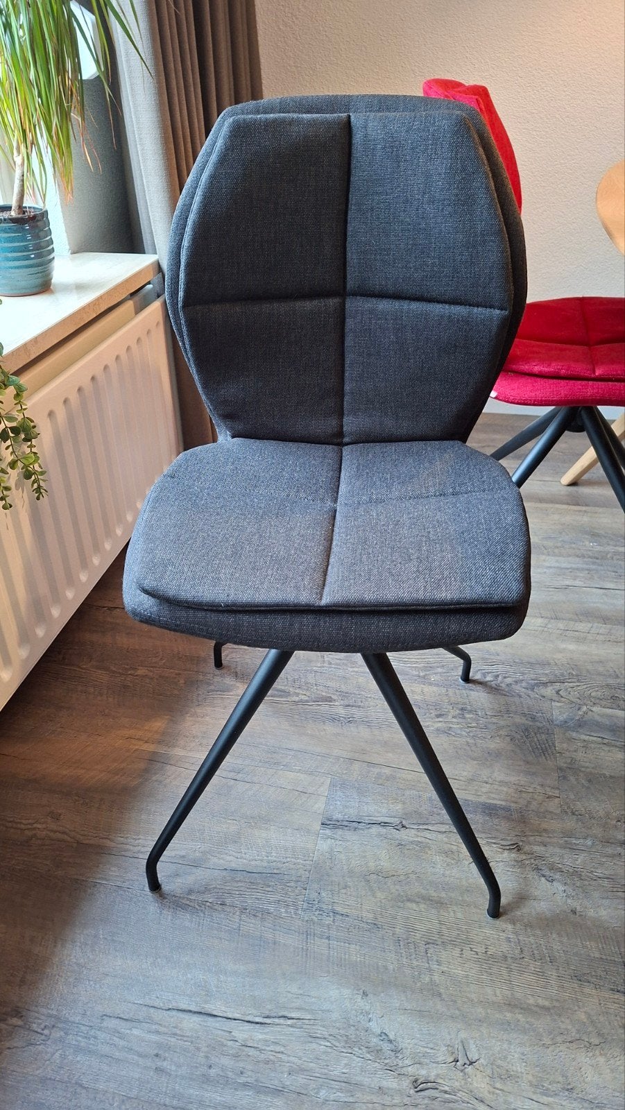 Set van 4 Mobitec eetkamerstoelen - Grijs, Ophalen, Zo goed als nieuw, Stof, Vier